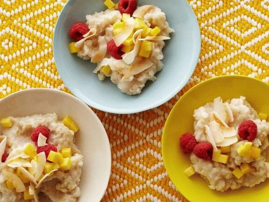 Photo Coconut-rice porridge in a slow cooker