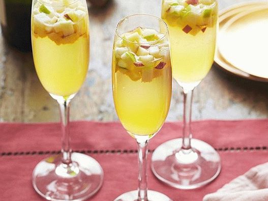 Photo Cocktail with cider and spices