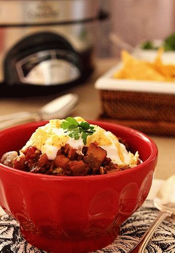 Photo of Colorado chili without beans in a slow cooker