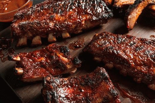 Photo Smoked pork ribs in honey glaze