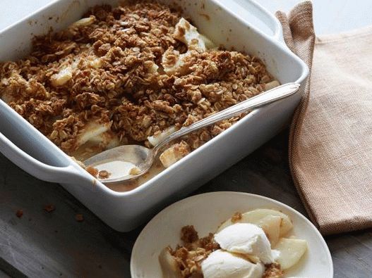 Photo Crumble with a pear and ginger