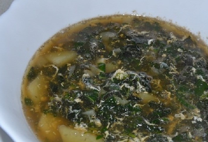 Nettle soup with egg