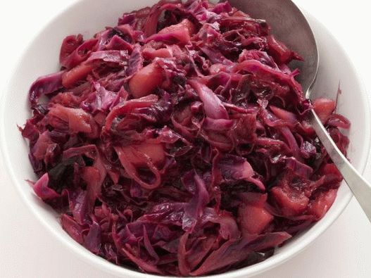 Photo Red cabbage stewed with cider