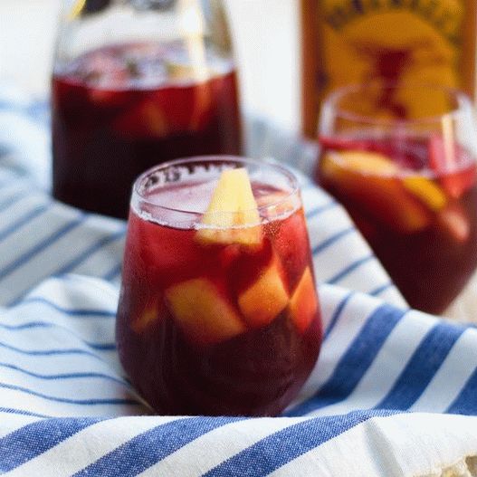 Photo Red Sangria with local Spanish wine