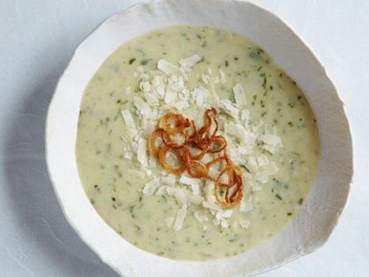 Photo Cream soup of baked potatoes and leeks