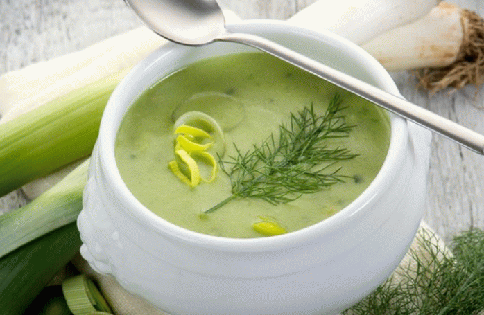 Cream soup with leek