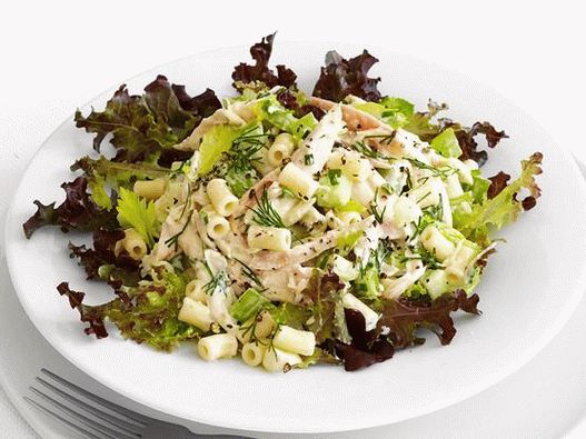 Photo Cream Salad with Pasta and BBQ Chicken