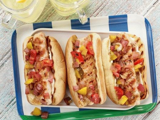 Hot dog with grilled shrimp patties with fried vegetable dressing