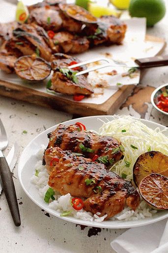 Photo Grilled Chicken with Rosemary and Mustard