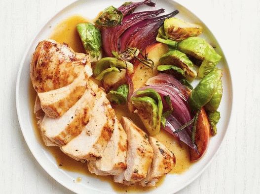 Photo Chicken and Brussels sprouts with apple juice sauce