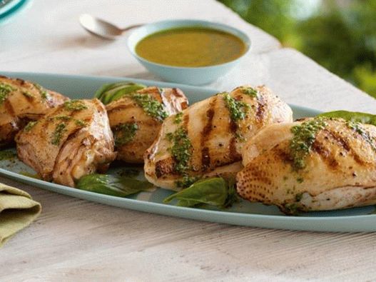 Grilled chicken with basil sauce