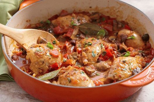 Photo Hunting chicken in a sauce with vegetables