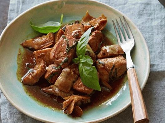 Photo Chicken with artichokes in lemon sauce