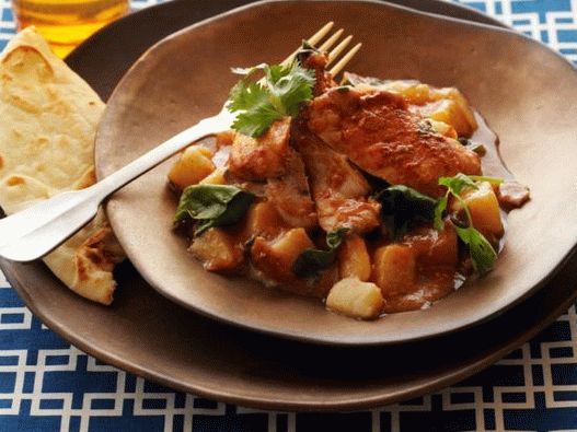 Photo of Chicken in Curry Tomato Sauce with Potatoes and Spinach