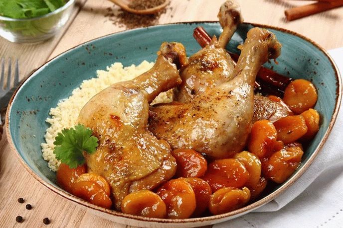 Chicken hams with dried apricots