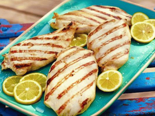 Photo of grilled chicken fillet with honey and mustard