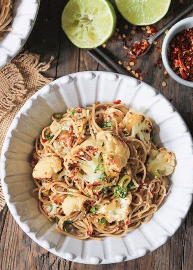 Photo of soba noodles with peppermint dressing