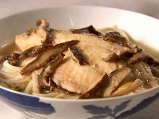 Photo of udon noodles with tilapia boiled in miso