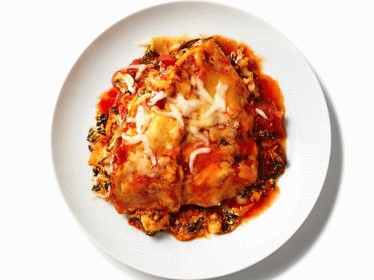 Photo Lasagna with spinach and mushrooms in a slow cooker