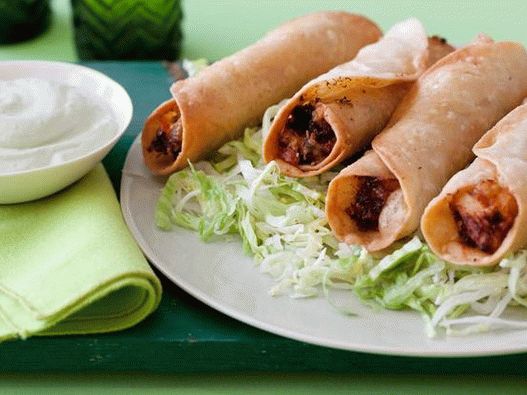 Photo of the dish - Flautas with chicken and avocado cream