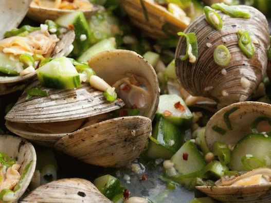Photo of the dish - Grilled clams with green onions and cucumber
