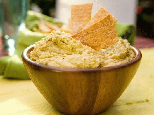 Dish Photography - Hummus with Chili Pepper