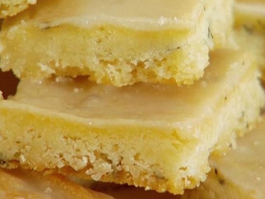 Photo Lemon Bars with Thyme