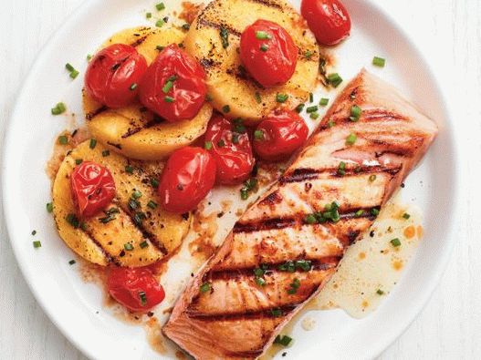 Grilled salmon with polenta photo