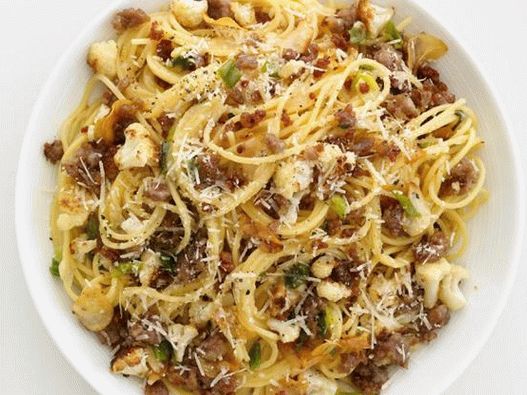 Photo of the dish - Spaghetti with stewed cauliflower and Italian sausages