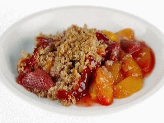 Photo dishes - Peach and strawberry crumble