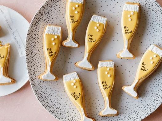 Photography dishes - New Year's cookies with predictions