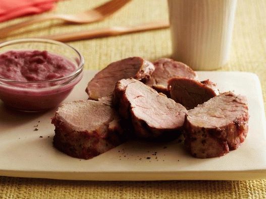 Grilled pork tenderloin with tequila sauce and prickly pear