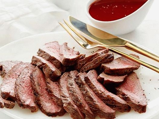 Flat iron steak with red wine sauce