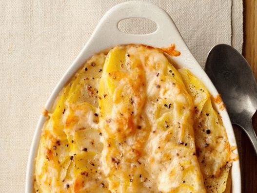 Potato gratin with cheese and cream
