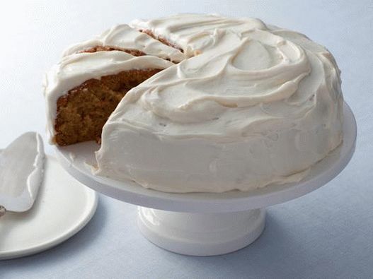 Carrot cake with curd frosting