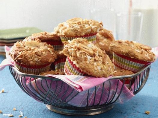 Crispy Banana Muffins with Granola