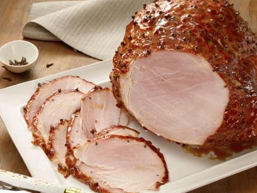 Ham in the glaze with cloves