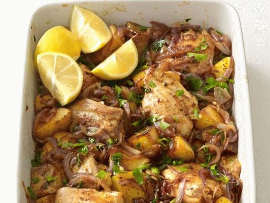 Roast chicken and potatoes in Spanish