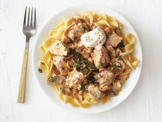 Chicken beef stroganoff in sour cream sauce