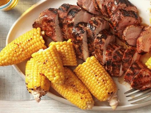 Grilled pork tenderloin with corn