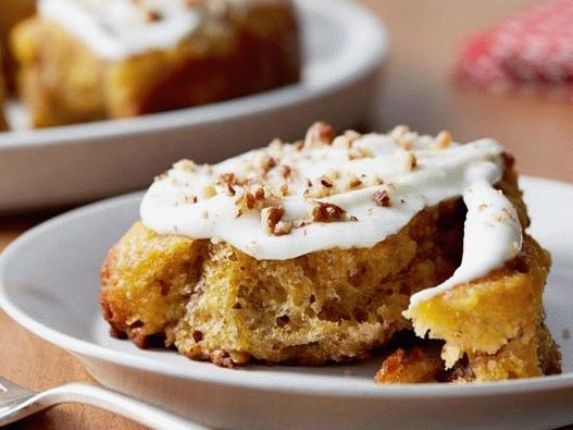 Dish Photography - Pumpkin Cinnamon Buns