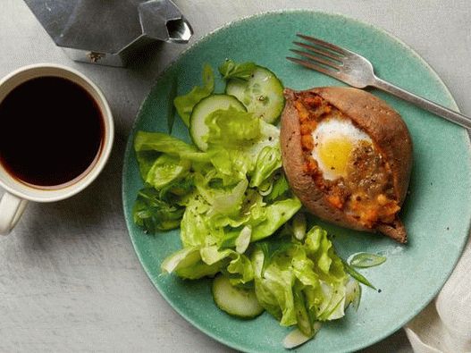 Double-baked sweet potato for breakfast (Whole30 diet)