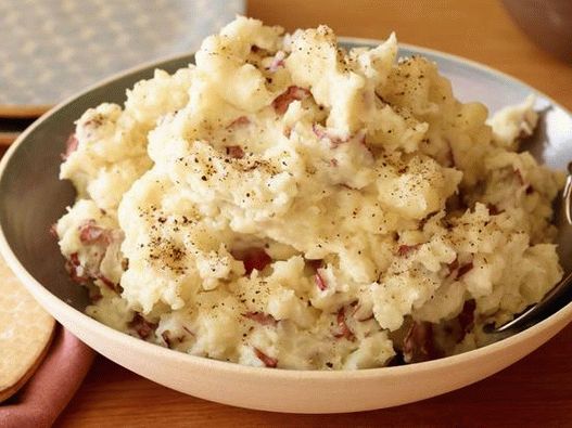 Dish Photography - Chopped Red Potatoes with Garlic