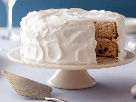 Food Photography - A Simple Birthday Cake with Marshmallow Frosting