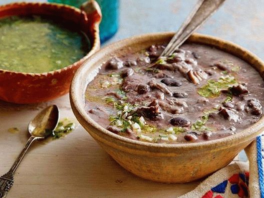 Garlic and Bean Soup with Pork Ribs