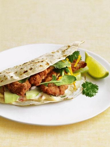 Tacos with fish and tartar sauce