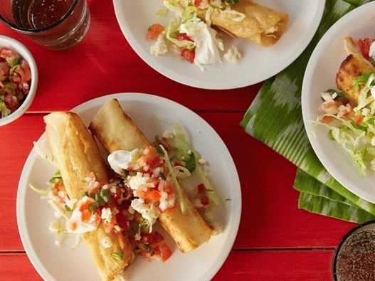 Taco rolls with chicken