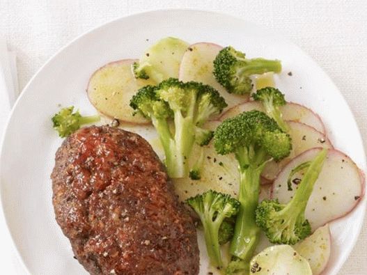Turkey cutlets with vegetables