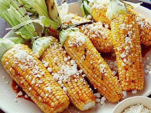 Photo of the dish - Grilled corn in butter with chili, lime and cheese