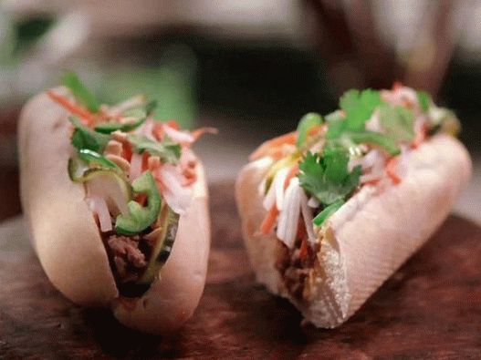 Vietnamese sandwich with minced meat and pickled vegetables